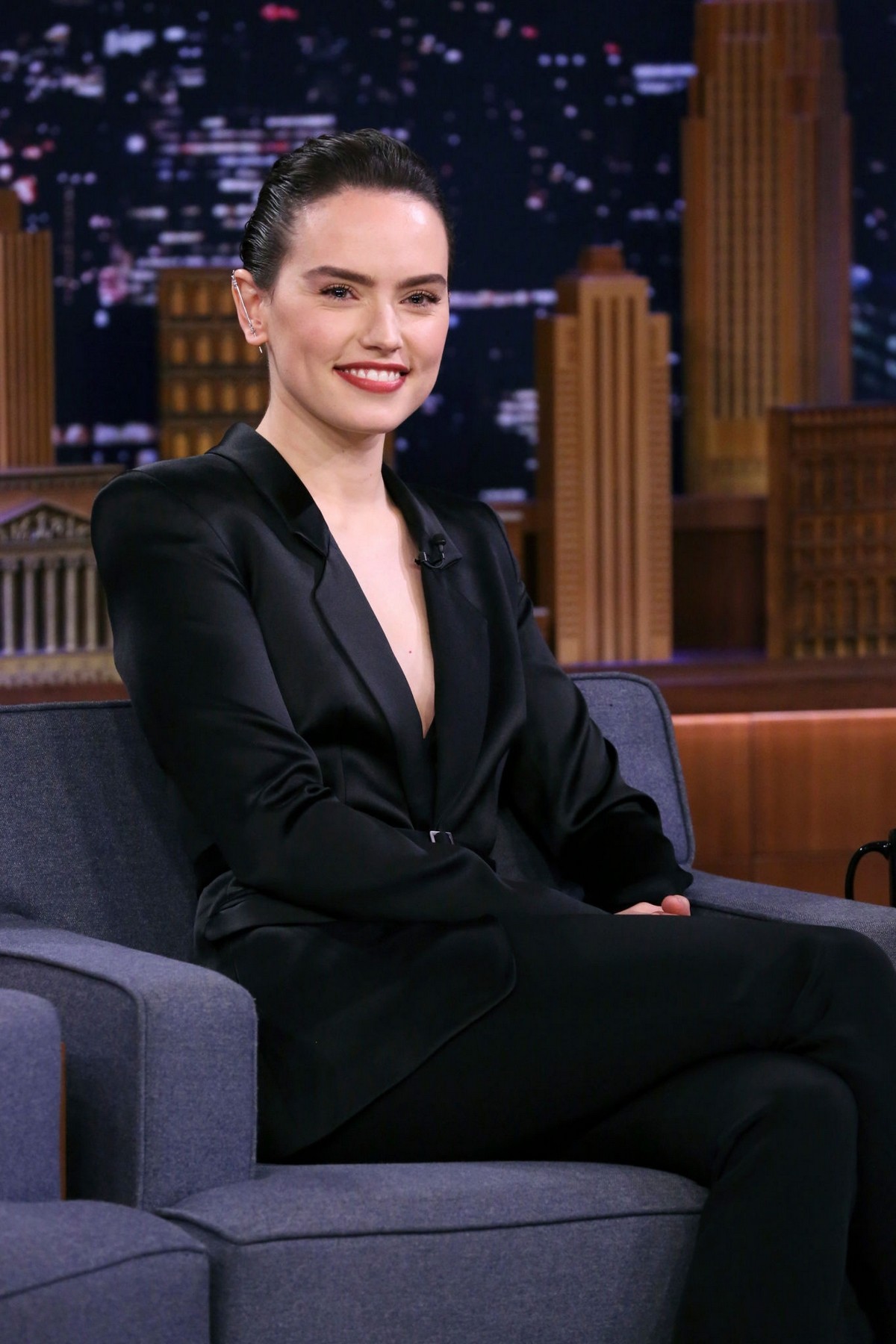 Daisy Ridley at The Tonight Show With Jimmy Fallon in New York City 2019/11/25