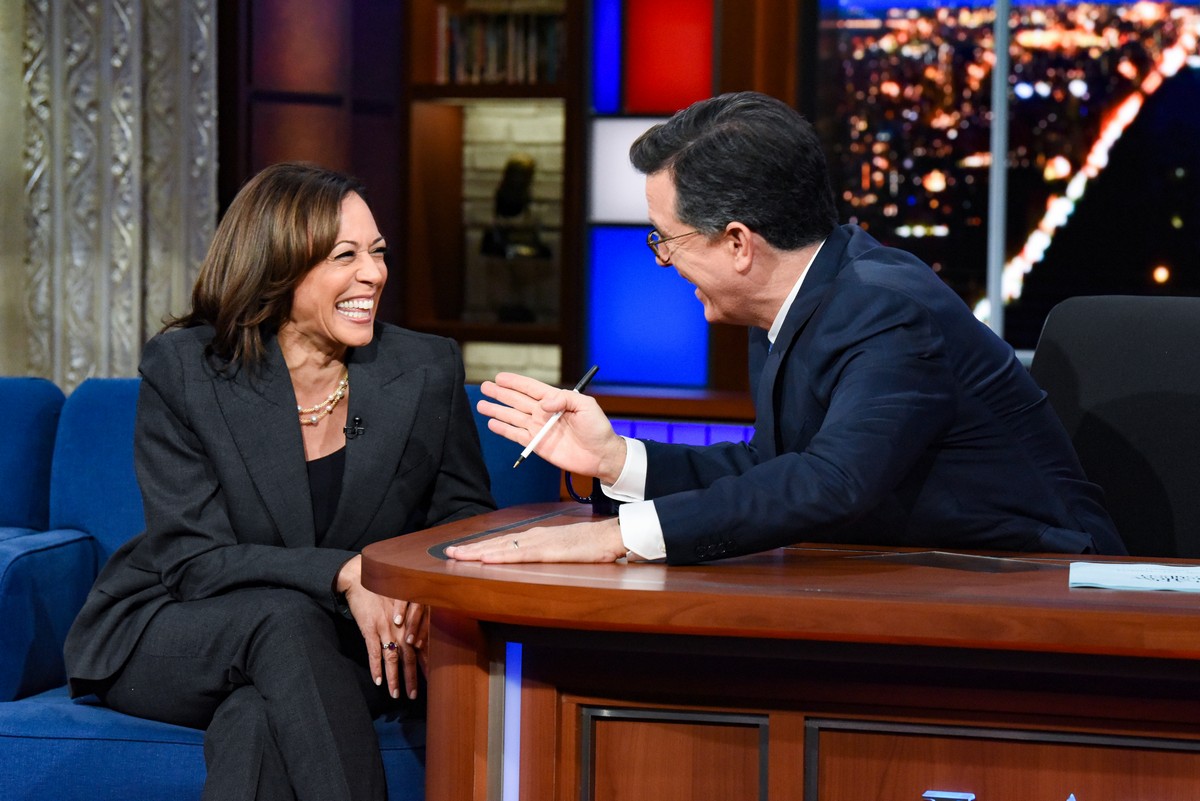 Kamala Harris attends The Late Show with Stephen Colbert in Manhattan 2019/11/21