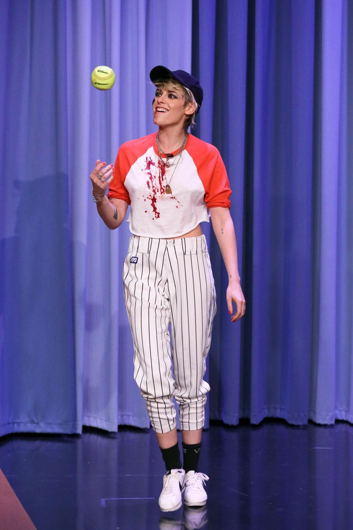 Kristen Stewart attends The Tonight Show With Jimmy Fallon in New York City 2019/10/31