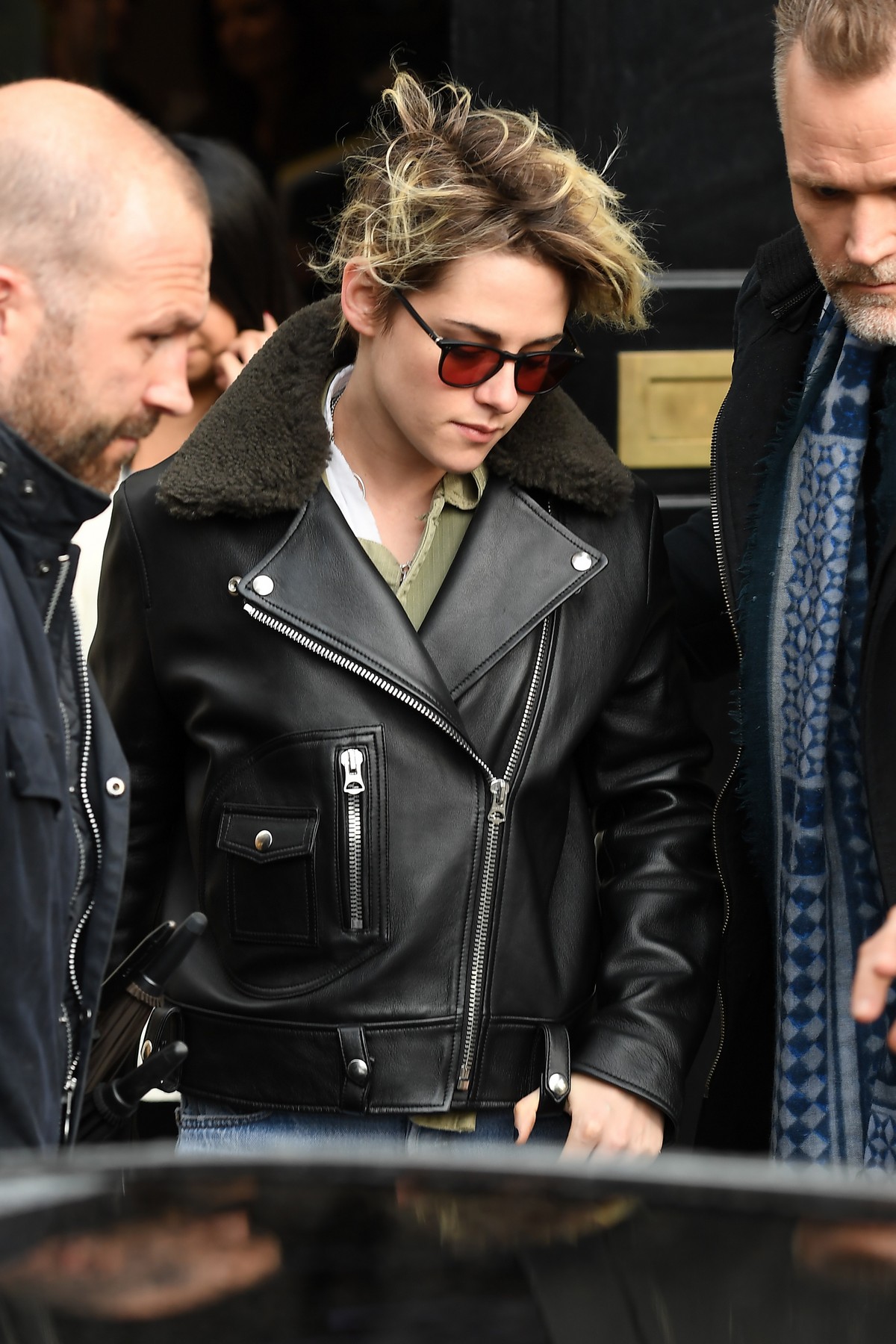 Kristen Stewart in Leather Jacket and Light Blue Denim Out in London 2019/11/22