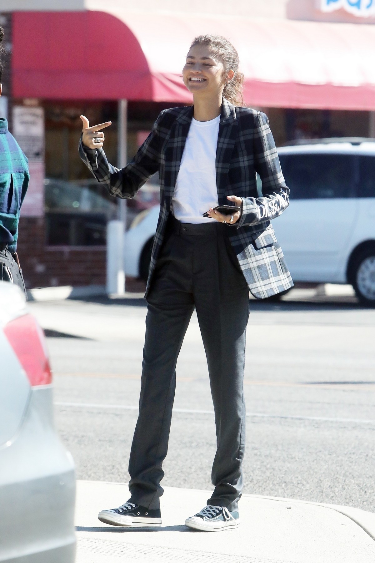 Zendaya Out for a business meeting in Burbank 2019/10/31