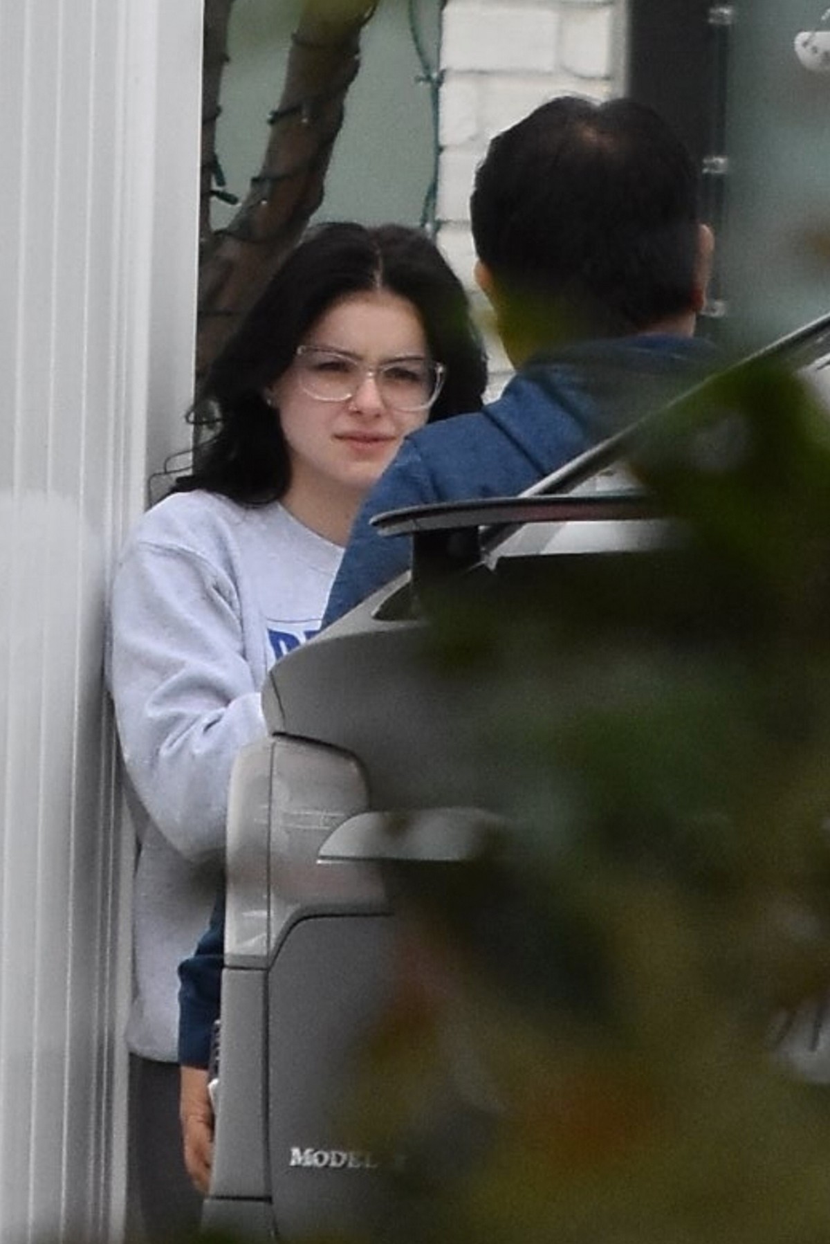 Ariel Winter without makeup out in Studio City 2019/12/03