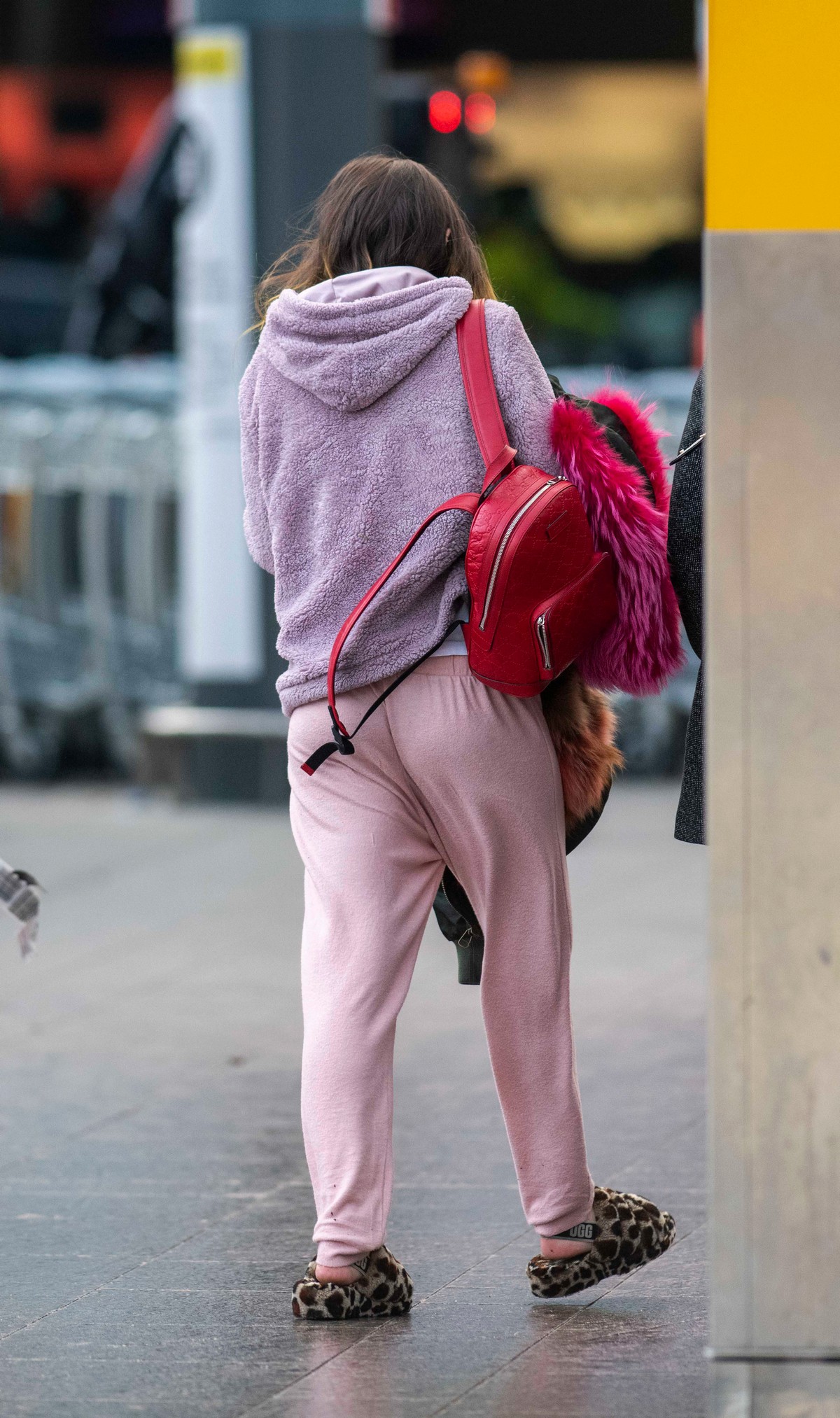 Bella Thorne without makeup in cozy jacket and pink sleepwear out in London 2019/12/03