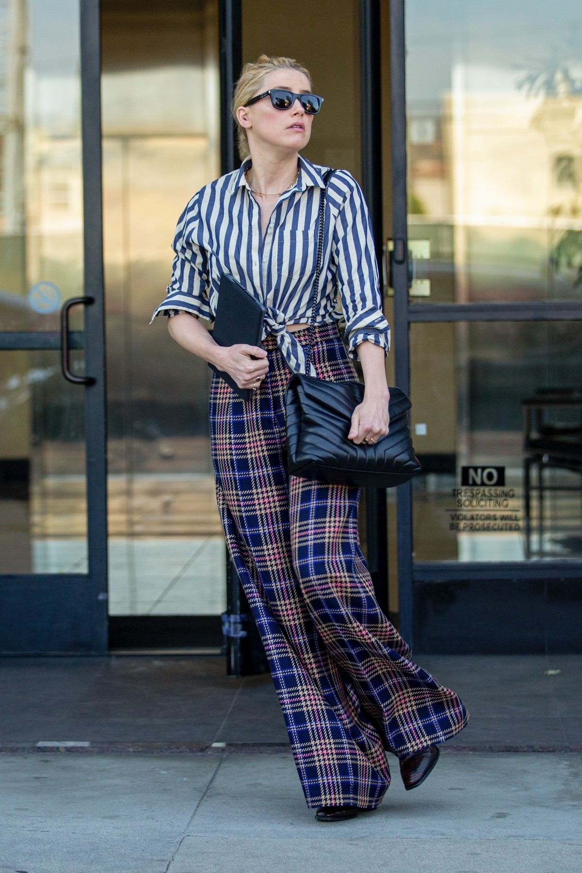 Amber Heard in lining shirt with checked bottom in Beverly Hills, California 2020/03/04