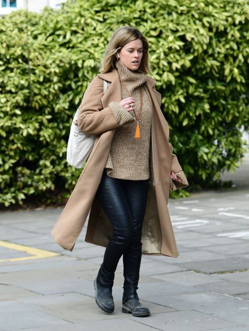 Alice Eve seen in brown long coat out and about in London 2020/04/06 4