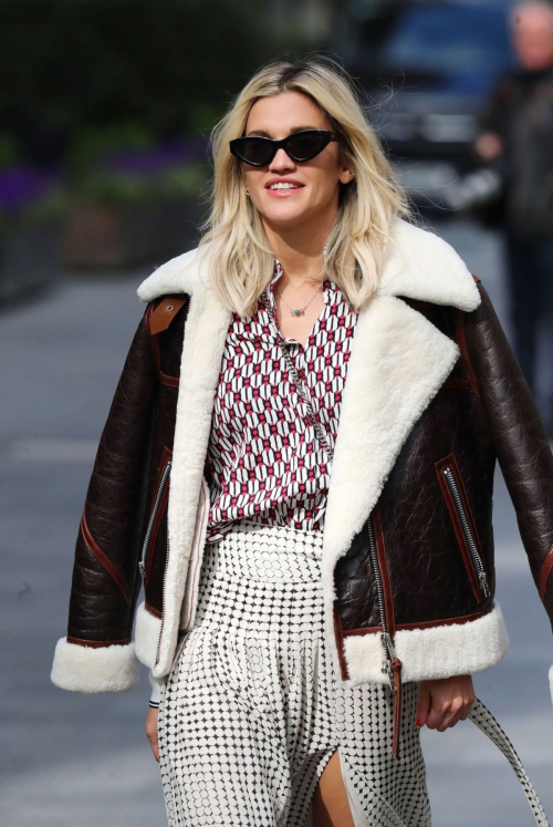 Ashley Roberts leaves Global Radio for her Smooth Radio Show in London 2020/04/14