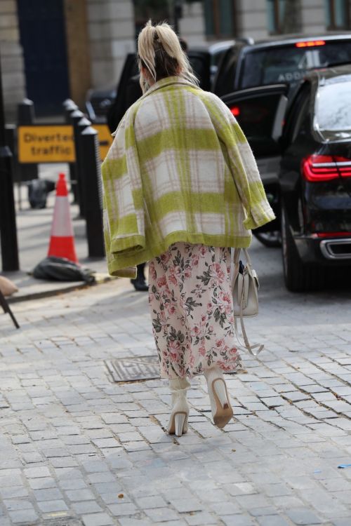 Ashley Roberts leaves Global Studios after Heart radio Breakfast show in London 2020/04/08 26