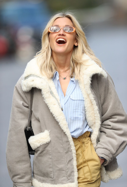 Ashley Roberts leaves Heart Radio in London 2020/03/31 2