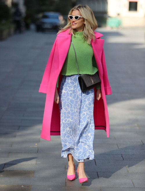 Ashley Roberts seen in pink lilac coat outside Global Radio in London 2020/04/01 11