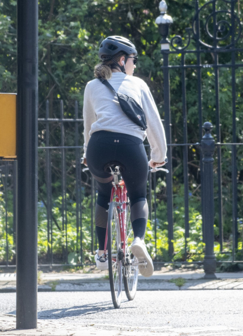 Lily James enjoy ride bike out for her daily exercise during COVID-19 in London 2020/04/11 9