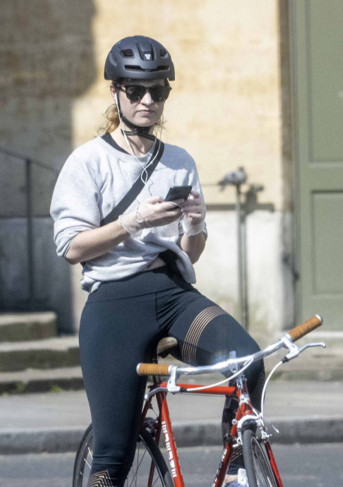 Lily James enjoy ride bike out for her daily exercise during COVID-19 in London 2020/04/11 4