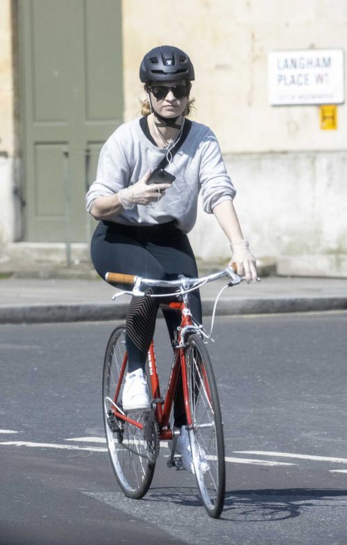 Lily James enjoy ride bike out for her daily exercise during COVID-19 in London 2020/04/11 8