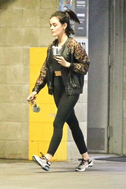 Lucy Hale enjoys her drink after a private training session in Los Angeles 2020/04/10 6