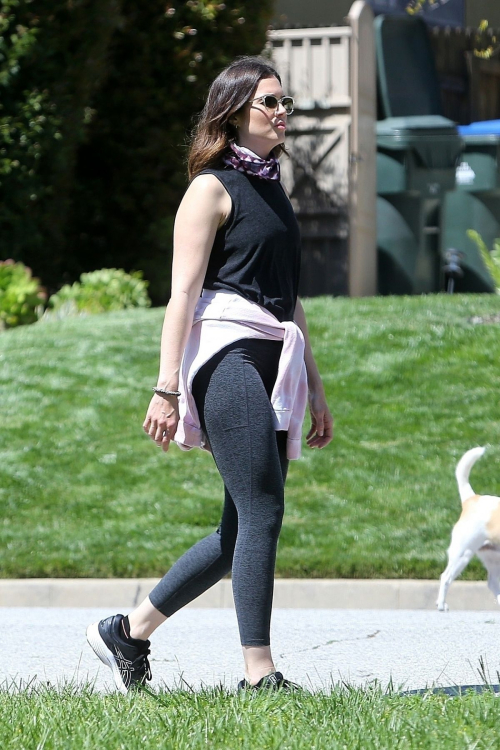 Mandy Moore seen in Black Top and Tights Out in Pasadena 2020/04/14 3