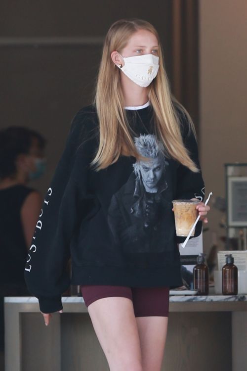 Abby Champion Wearing a Gucci Mask at Caffe Luxxe in Los Angeles 2020/06/10 6