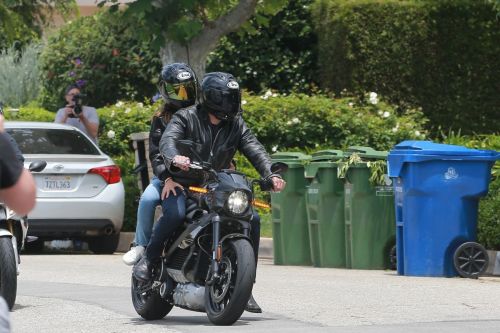 Ana de Armas and Ben Affleck on His Motorcycle Out in Los Angeles 2020/06/02 5