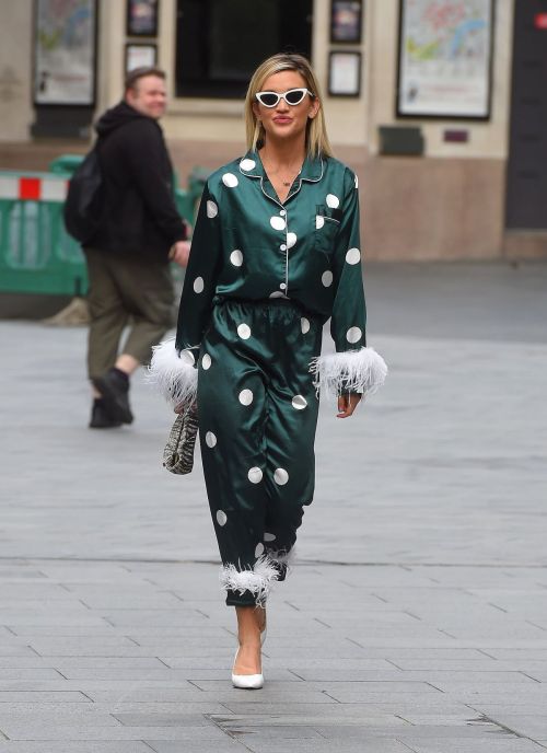 Ashley Roberts Arrives at Global Studios in London 2020/06/19 11