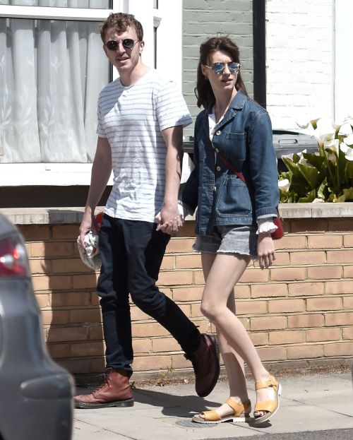 Daisy Edgar-Jones and Tom Varey Out in London 2020/06/14 4