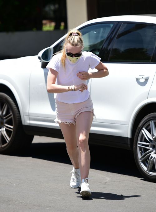 Dakota Fanning in Shorts Wearing a Mask Out in Los Angeles 2020/06/08 7