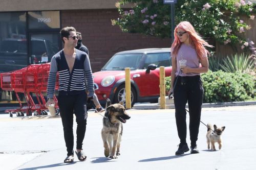 Emma Slater Out with Her Dogs in Los Angeles 2020/06/14 8