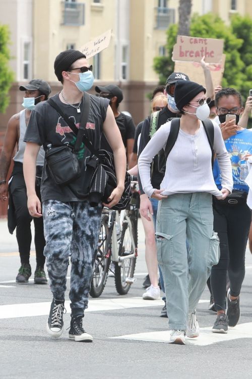 Halsey and Yungblud at Black Lives Matter Protest in Los Angeles 2020/06/02 6