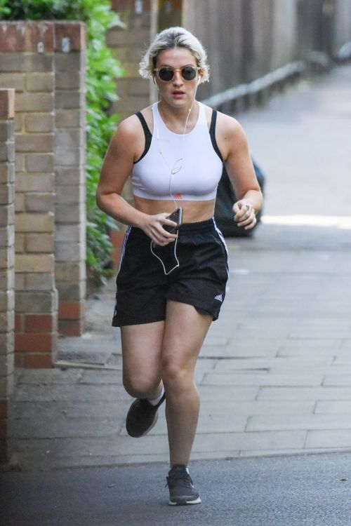 India Mullen Out Jogging in London 2020/06/03 9