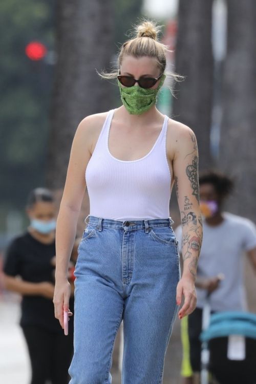 Ireland Baldwin in White Tank Top with Denims During Join Protests in Hollywood 2020/06/02 6