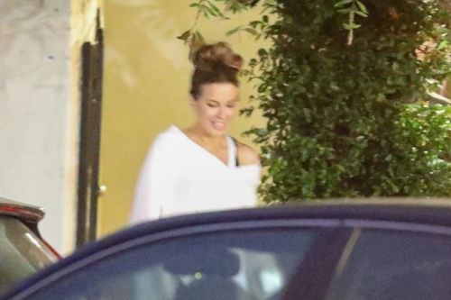 Kate Beckinsale and Goody Grace at In-N-Out Burger in Los Angeles 2020/06/06 4