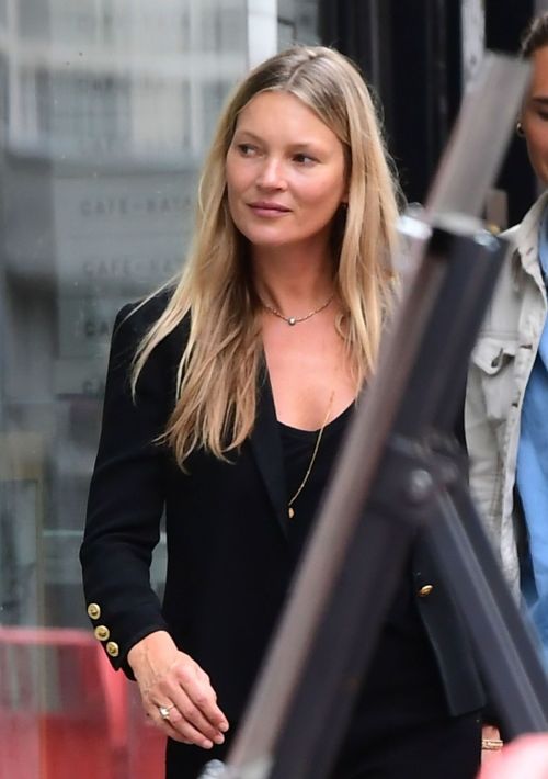 Kate Moss Out and About in London 2020/06/19 3