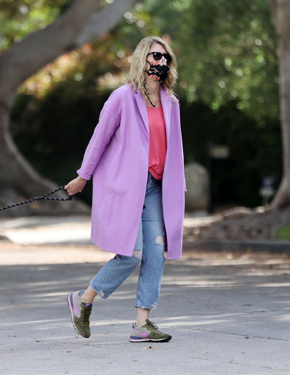 Laura Dern Out with Her Dog in Pacific Palisades 2020/06/02