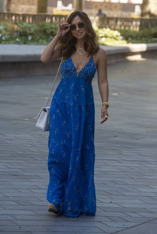 Myleene Klass in a Long Blue Dress Arrives at Global Radio in London 2020/06/01 1