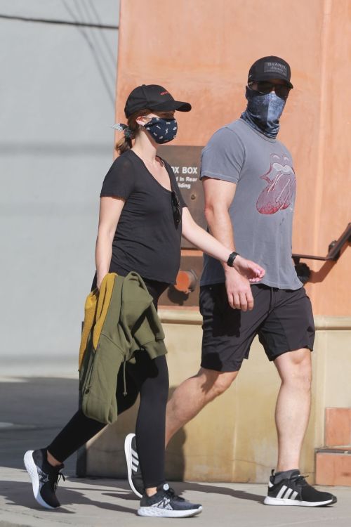 Pregnant Katherine Schwarzenegger and Chris Pratt Out in Santa Monica 2020/06/01 11