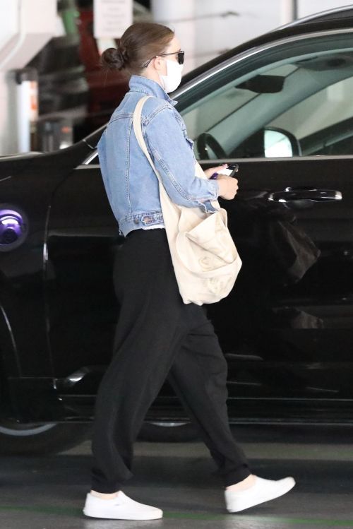 Rooney Mara Visits Her Doctor in Beverly Hills 2020/06/12 12