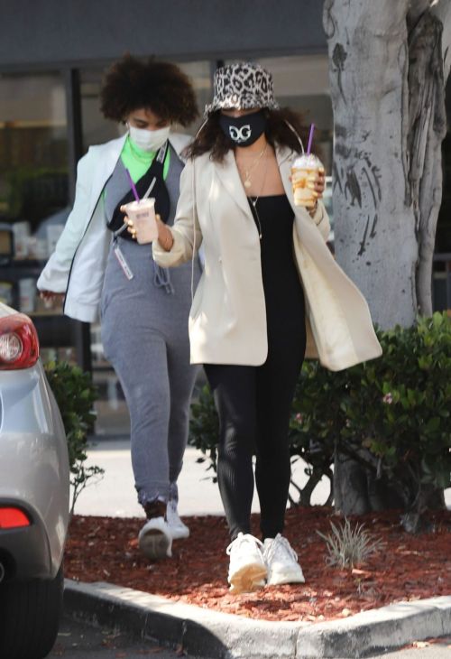 Vanessa Hudgens Out for Coffee in Los Angeles 2020/06/06 1