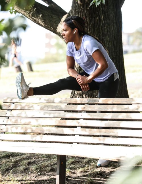 Alex Scott Workout at a Park in London 2020/09/18 1