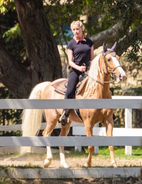 Amber Heard at Horseback Riding in Los Angeles 2020/09/23 1