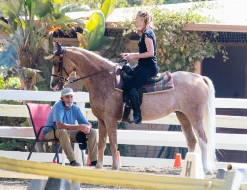 Amber Heard at Horseback Riding in Los Angeles 2020/09/23 6