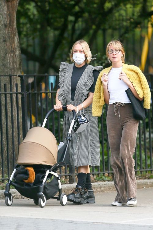 Chloe Sevigny Out with her Baby and Friend in New York 2020/09/22 4