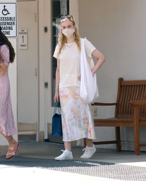 Elle Fanning Out Shopping in Los Angeles 2020/09/18 2