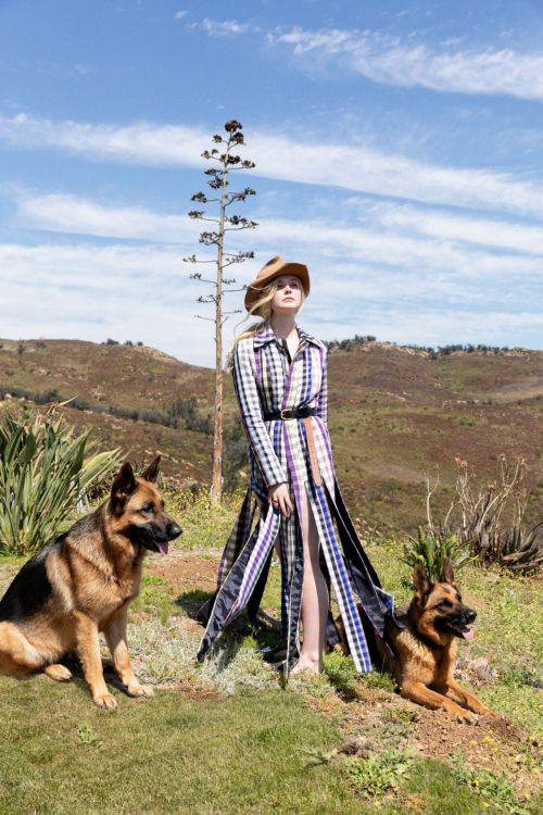 Elle Fanning Poses in Vanity Fair Magazine, October 2020 Issue 3