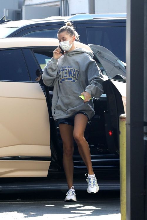 Hailey and Justin Bieber Out for Breakfast After a Workout in West Hollywood 2020/09/23 3