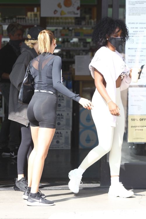 Hailey Bieber and Justine Skye Out for Juice after a Workout in Los Angeles 2020/09/21 9