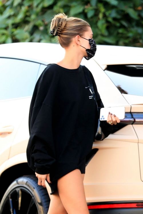 Hailey Bieber Out for Lunch at Il Pastaio in Beverly Hills 2020/09/18 6