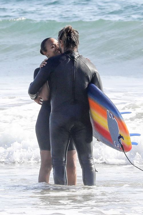 Zoe Saldana in Wetsuit at Surf Session in Malibu 2020/09/20 8