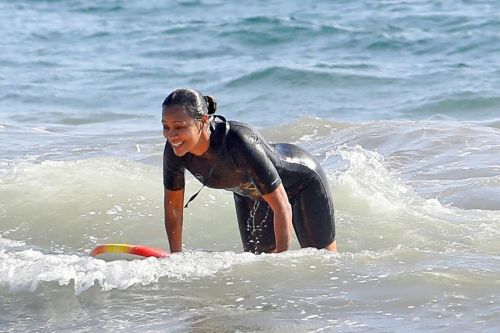 Zoe Saldana in Wetsuit at Surf Session in Malibu 2020/09/20 12