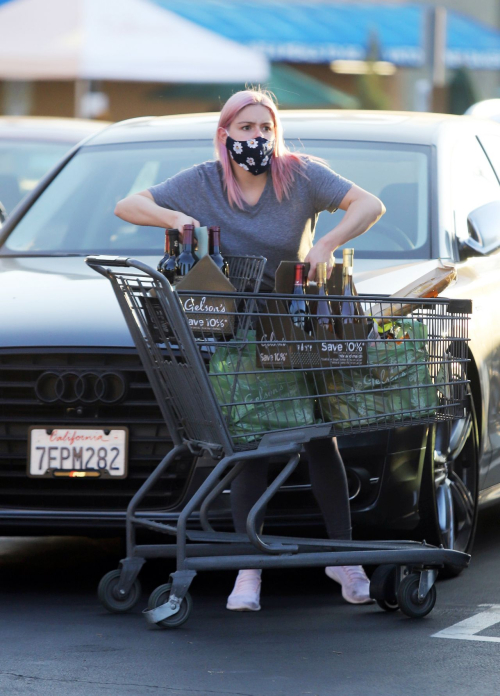 Ariel Winter Out Shopping in Los Angeles 2020/09/25 10