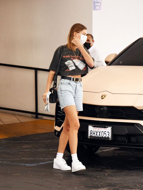 Hailey Bieber Out and About in Los Angeles 2020/09/24 5