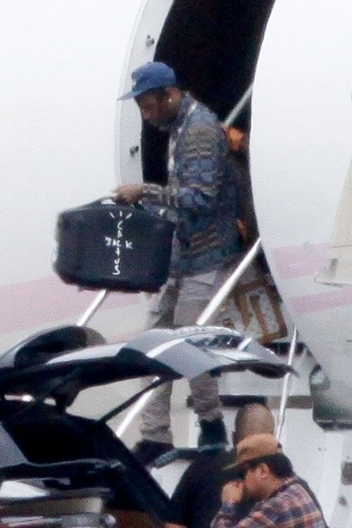 Kylie Jenner and Travis Scott at Airport in Los Angeles 2020/10/26 1