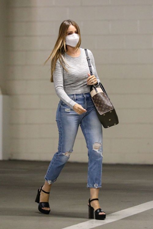 Sofia Vergara in Ripped Denim Heading to a Meeting in Beverly Hills 2020/10/26 2