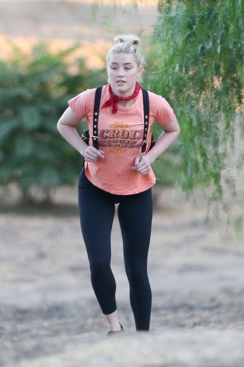 Amber Heard During Hiking Croix Top with Tight Out in Los Angeles 2020/11/16